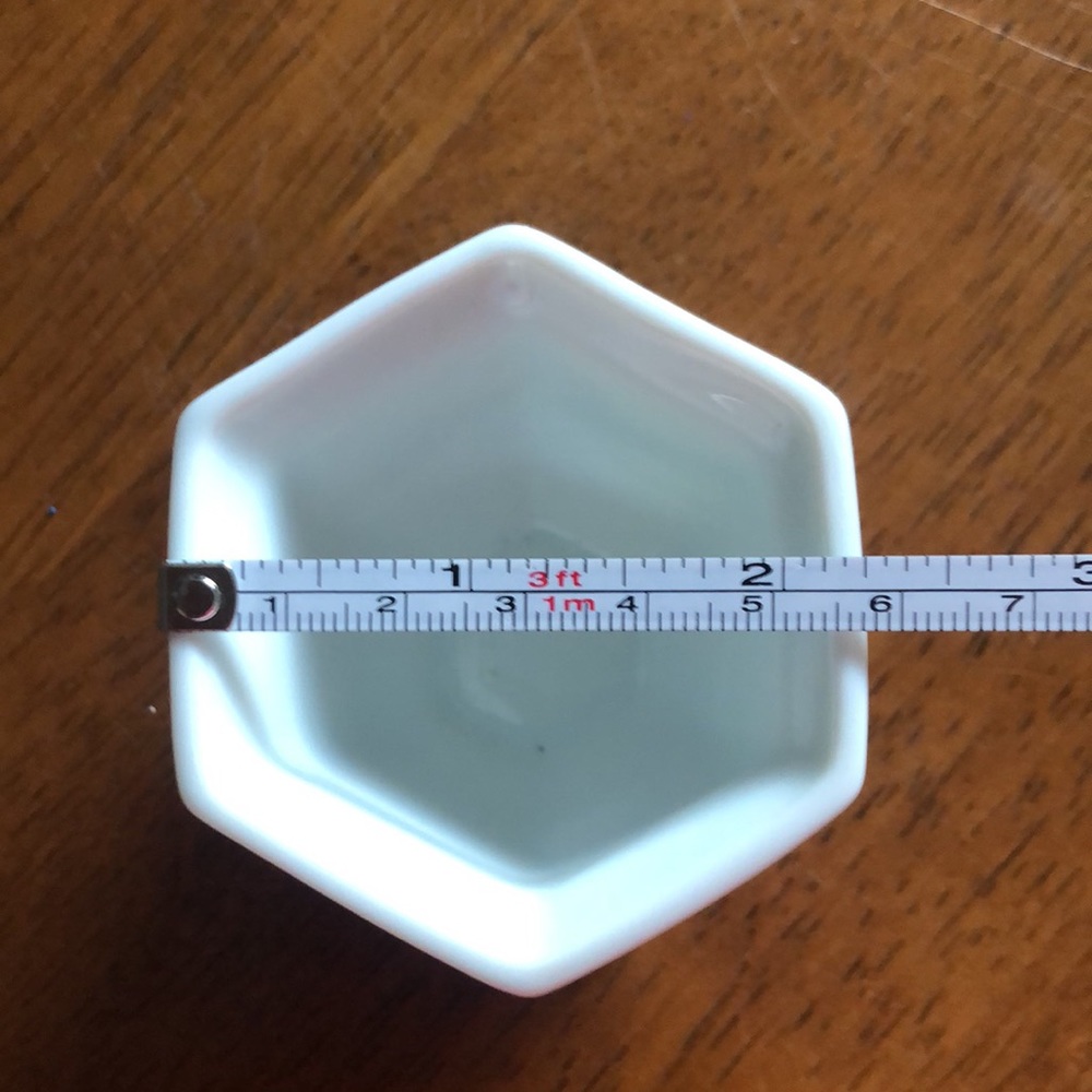 Chinese Porcelain Butterfly Bowl - Picture 5 of 6
